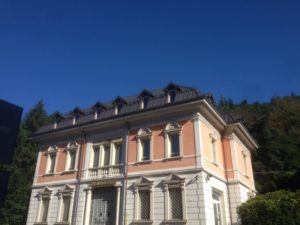 Copertura in pannelli di alluminio per edificio pubblico