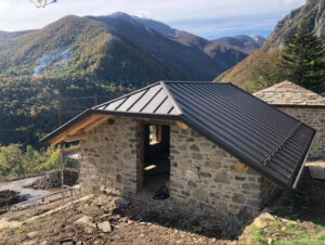 Tetto in lamiera aggraffata preverniciata