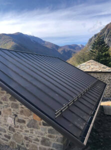 Tetto in lamiera aggraffata preverniciata