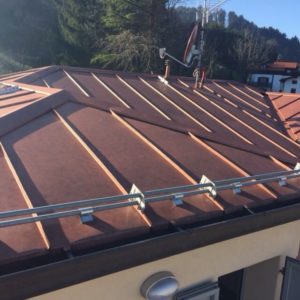 Copertura in alluminio bronze, fissaggio a doppia aggraffatura