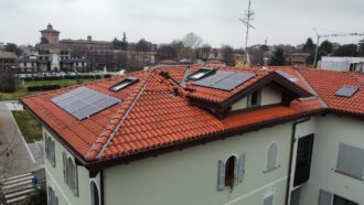 Copertura realizzata con sottocoppo metallico