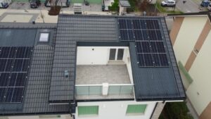 Lamiera grecata sotto pannelli fotovoltaici