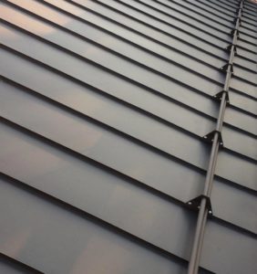 Tetto in pannelli di alluminio aggraffato